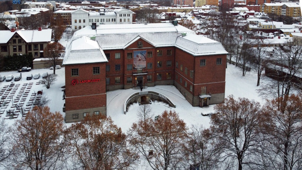 Föreställer byggnaden av Länsmuseet Gävleborg, tagit vintern 2023