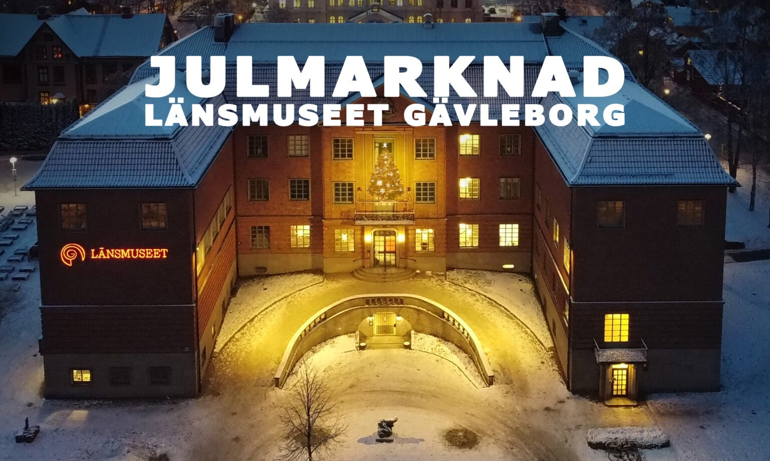 Ett foto på Länsmuseet Gävleborg i vinterskrud